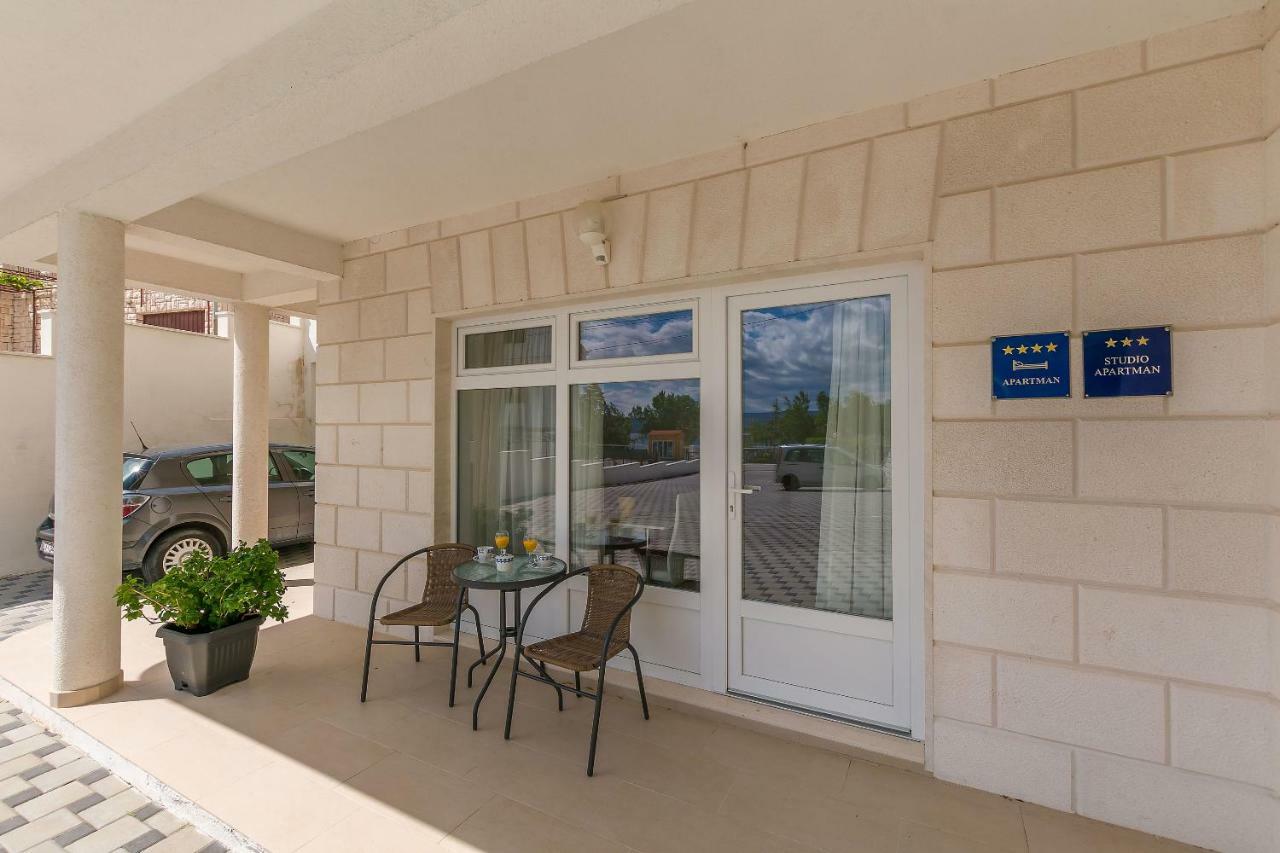 Apartments Villa Aquamarine Дуче Екстер'єр фото