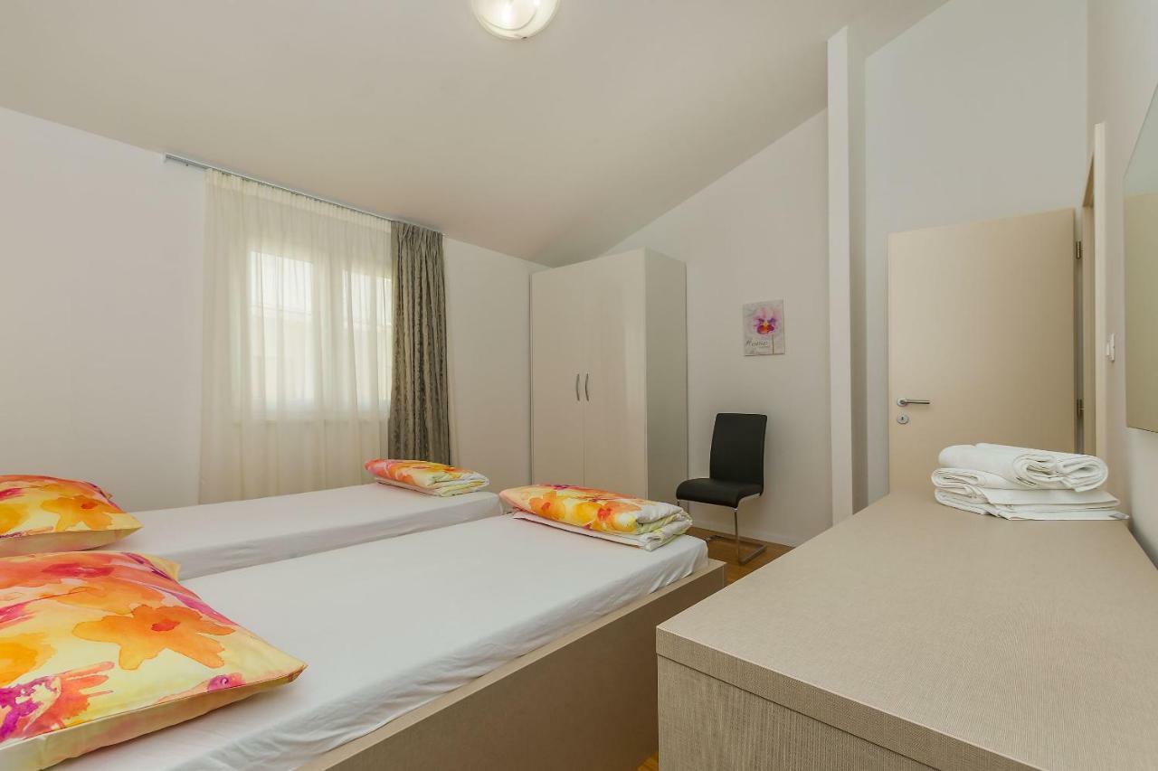 Apartments Villa Aquamarine Дуче Екстер'єр фото
