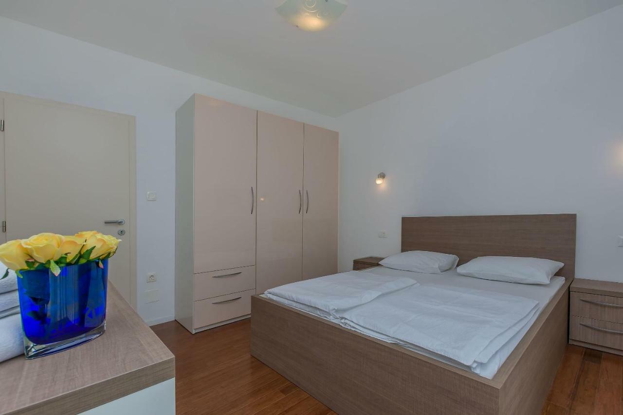Apartments Villa Aquamarine Дуче Екстер'єр фото