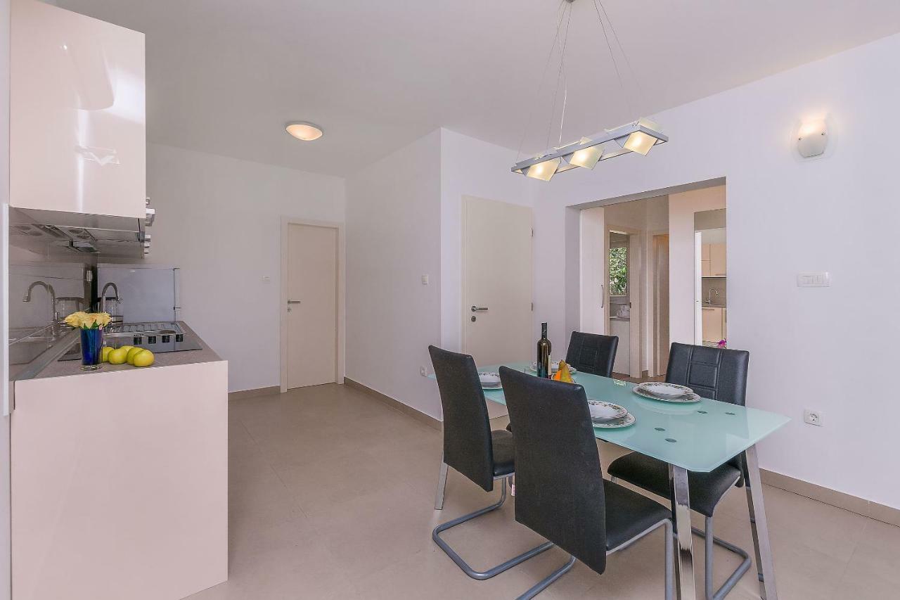Apartments Villa Aquamarine Дуче Екстер'єр фото