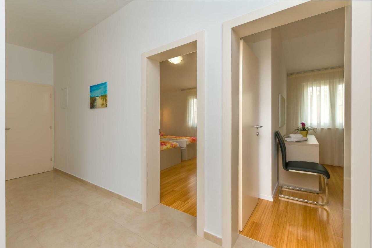 Apartments Villa Aquamarine Дуче Екстер'єр фото